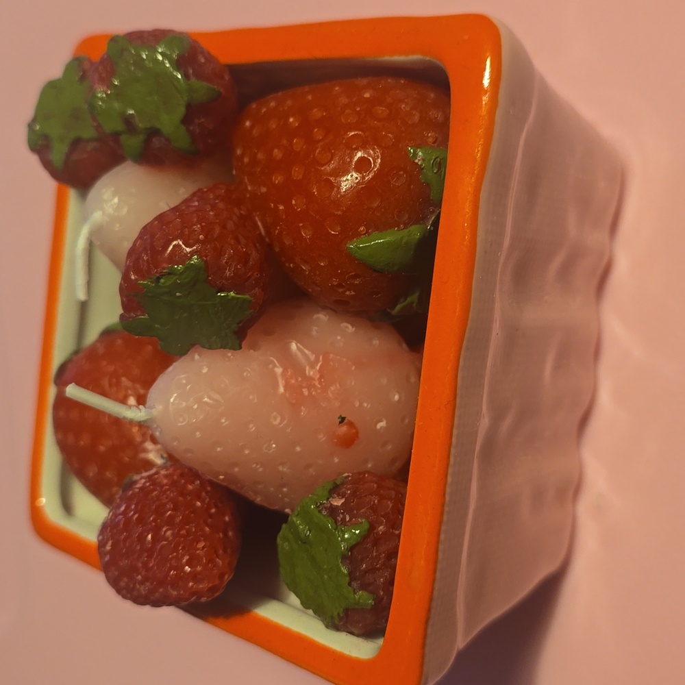 ❤️BUY 2 GET 1 FREE Strawberry Basket Ceramic Candle, Color Red/Pink, $48.00 USD - Picture 6 of 9